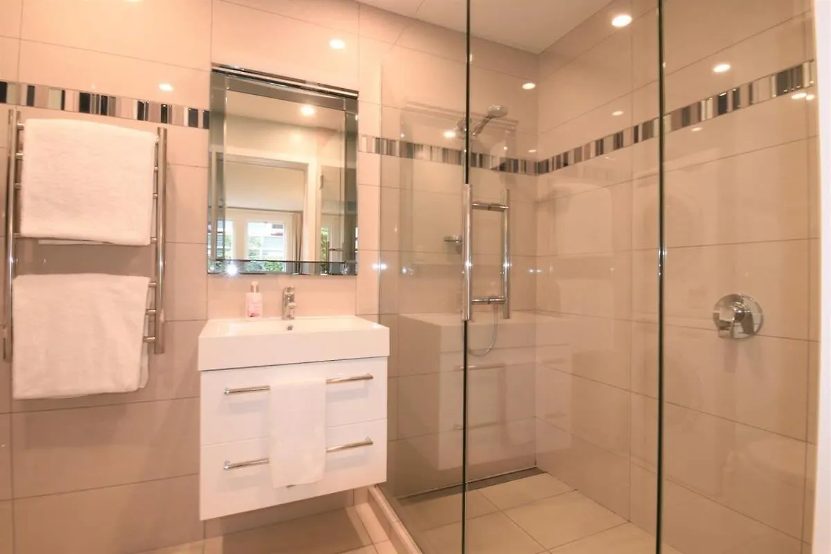 Stylish City Apartment Fireplace & Free Parking Wellington New Zealand