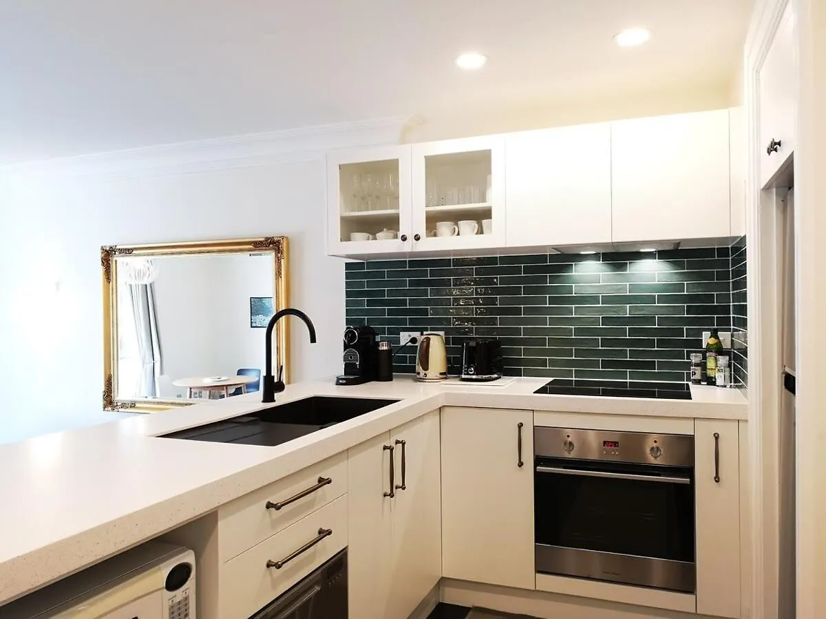 Stylish City Apartment Fireplace & Free Parking Wellington